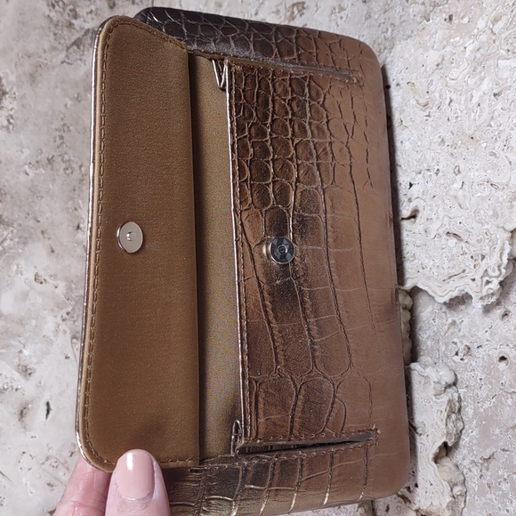 Hananel Full Frame Croc Embossed Faux Leather Wallet/Clutch - Picture 6 of 10